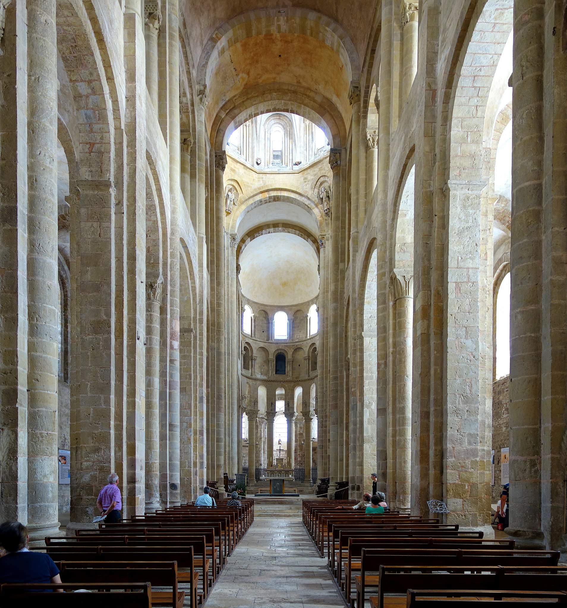 Smarthistory – Church and Reliquary of Sainte-Foy, France