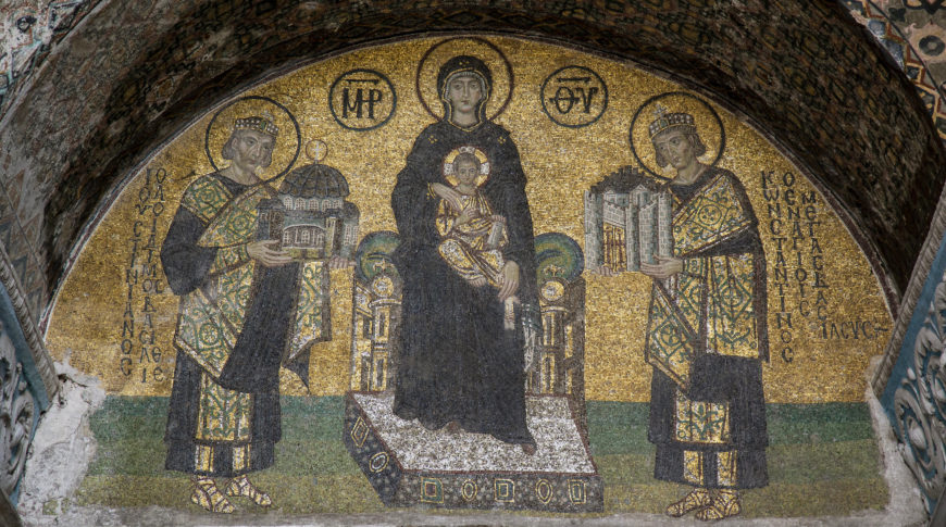 Constantine the Great presents the city (Constantinople) and Justinian the Great presents Hagia Sophia to the Virgin, mosaic, probably 10th Century, Southwestern Entrance, Hagia Sophia (photo: byzantologist, CC BY-NC-SA 2.0)