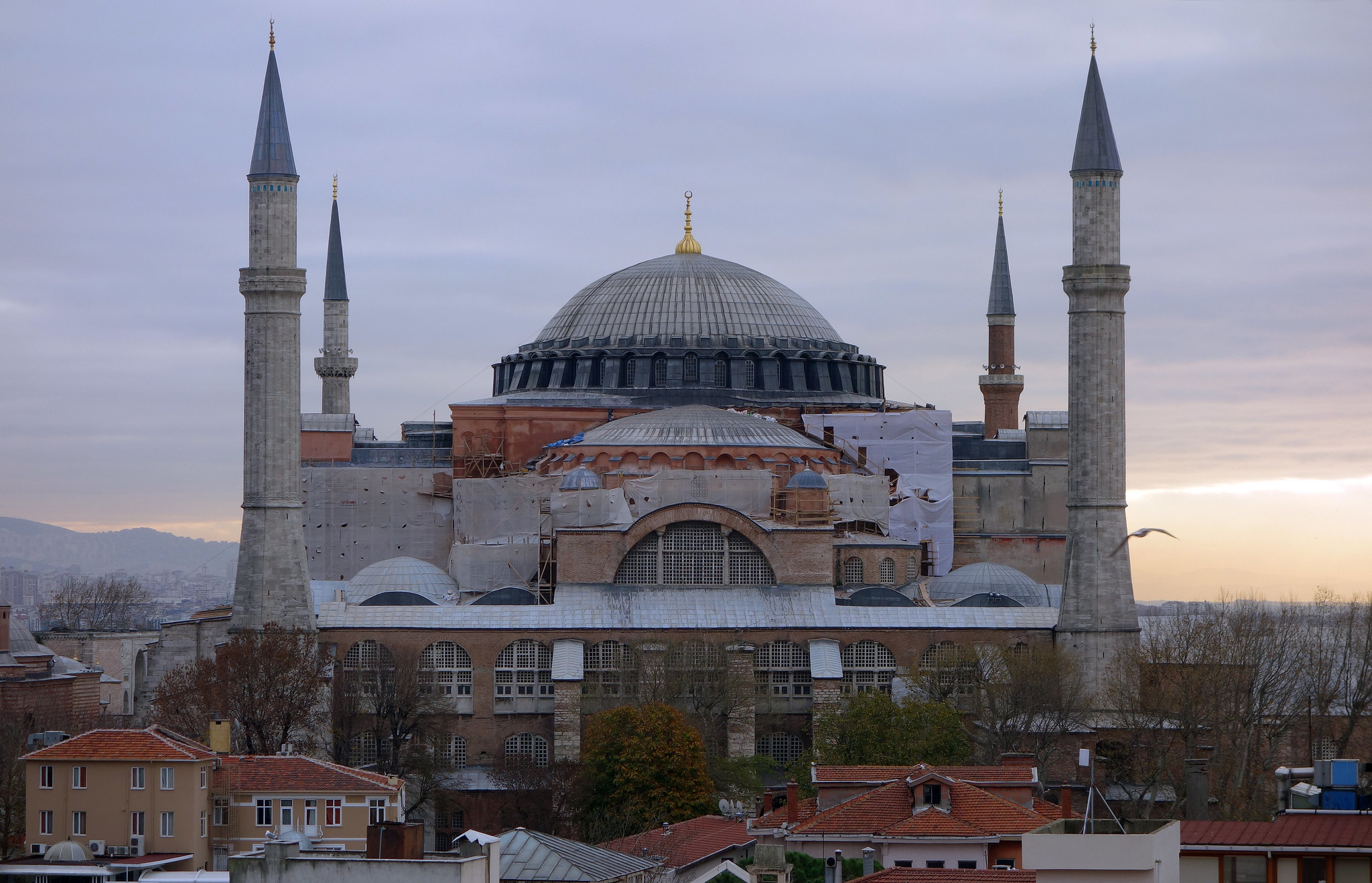 Isidore of Miletus & Anthemius of Tralles for Emperor Justinian, Hagia Sophia, Istanbul, 532–37 (photo: Steven Zucker, CC BY-NC-SA 2.0)