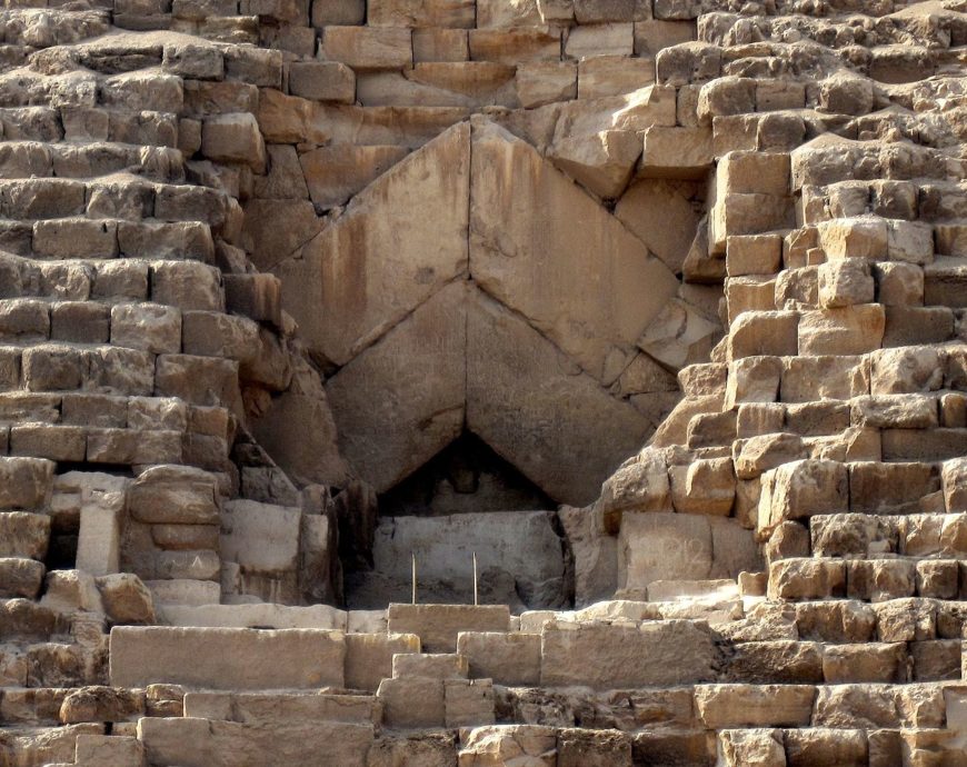 Entrance, Pyramid of Khufu, c. 2551–2528 B.C.E. (photo: Olaf Tausch, CC BY 3.0)
