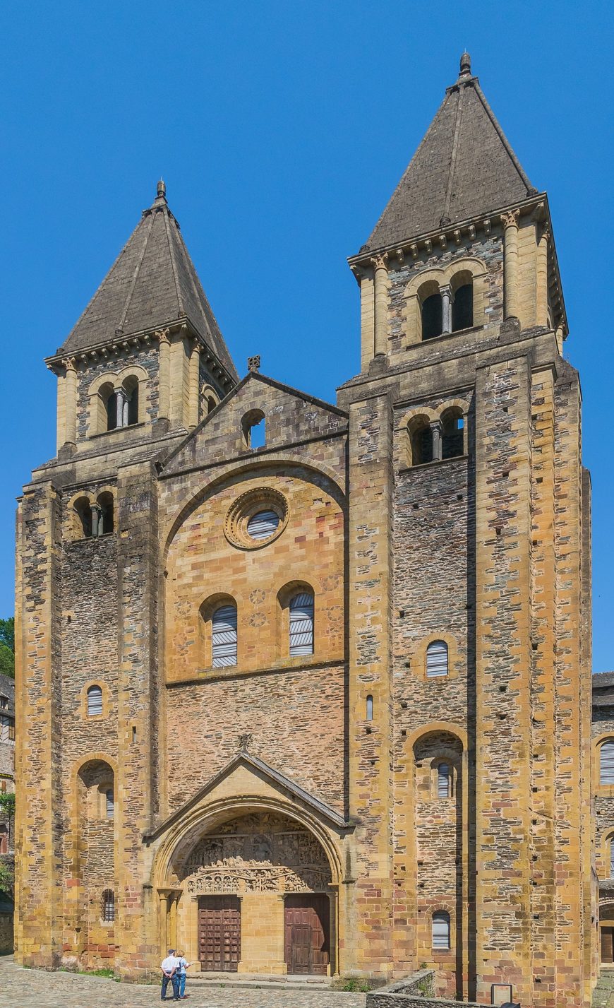 Church of Sainte‐Foy, Conques, France, c. 1050–1130 C.E. (photo: Tournasol7, CC BY-SA 4.0)