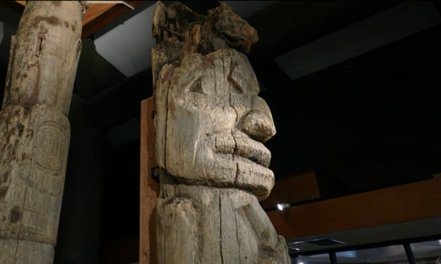 tlingit-mortuary-memorial-pole