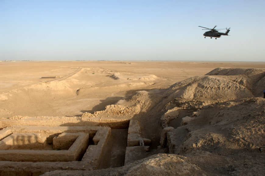 Archaeological site at Uruk (modern Warka) in Iraq (photo: SAC Andy Holmes (RAF)/MOD, Open Government Licence v1.0)