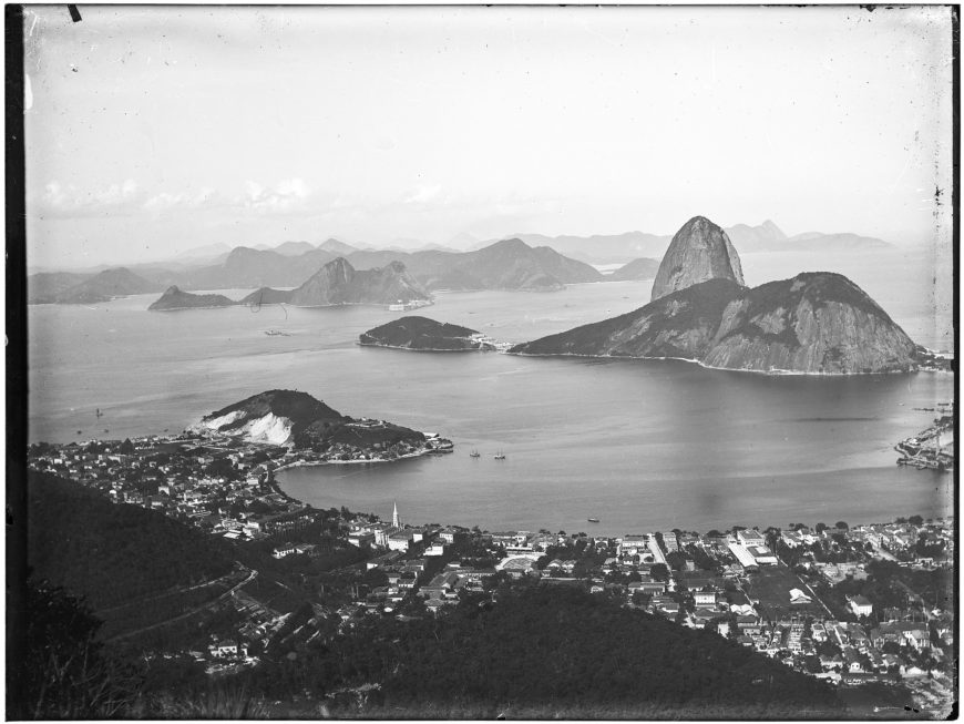 Marc Ferrez, Vista panorâmica da enseada de Botafogo, a partir do topo do Corcovado, c. 1880–1900, 18 x 24 cm (Instituto Moreira Salles, Rio de Janeiro, Brazil) 