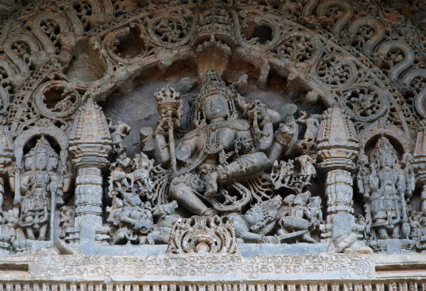 Sculptural panel with dancing Shiva over southern doorway, by Kalidasi.