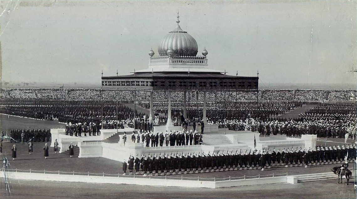 Delhi Durbar of 12 December 1911, with King George V and Queen Mary seated upon the dais (photo: CC0)