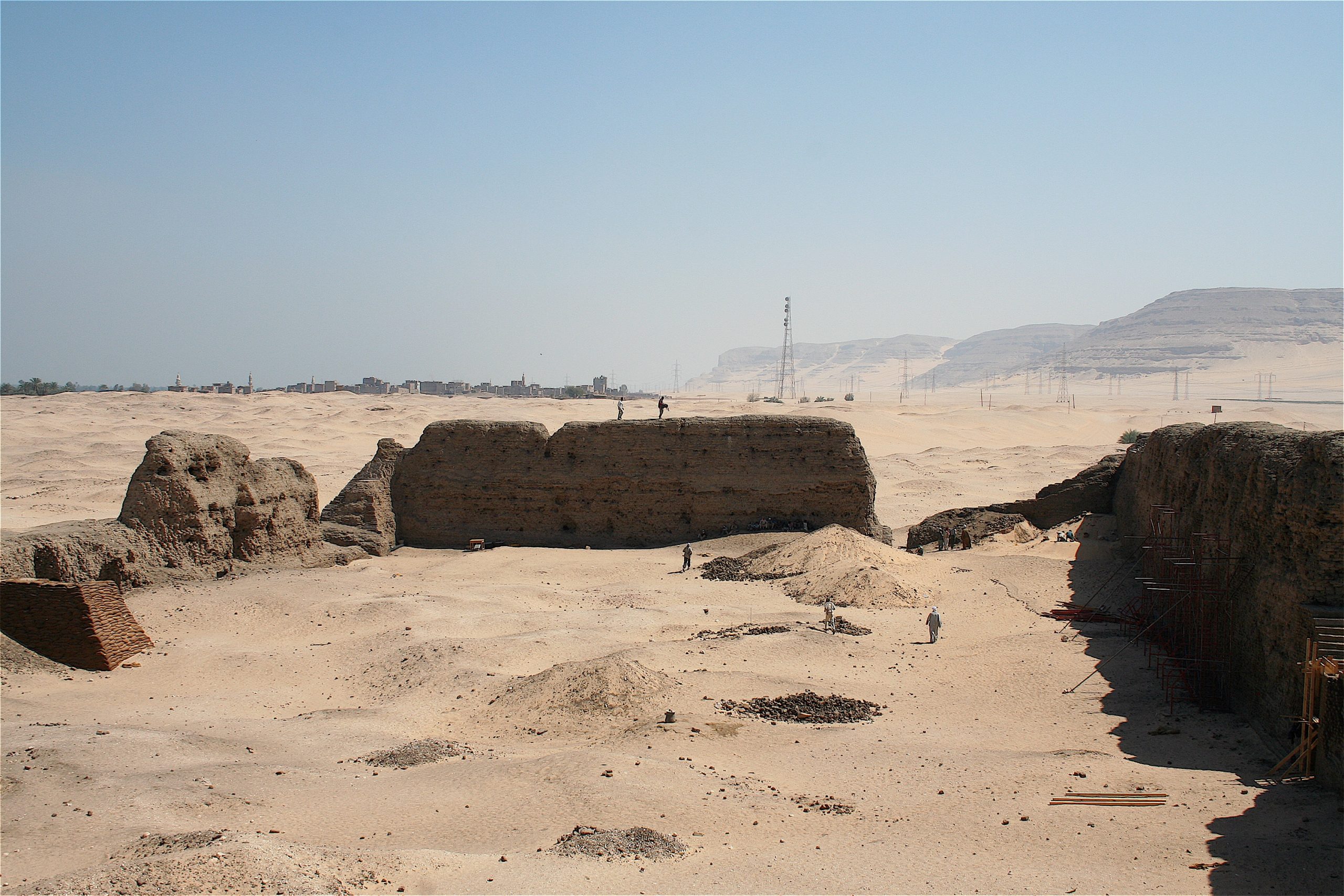Interior view of standing enclosure of Khasekhemwy (Shunet), Early Dynastic, Abydos, Egypt ((photo: Dr. Amy Calvert)