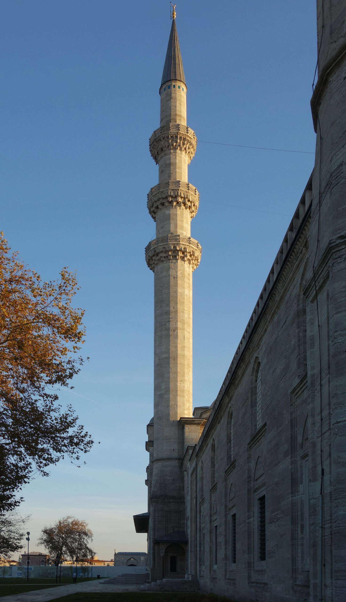 Mimar Sinan, Minaret, Süleymaniye Mosque, Istanbul, 1558 (photo: Steven Zucker, CC BY-NC-SA 2.0)