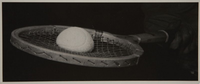  Harold Eugene Edgerton, Tennis Ball Impact, 1938, Gelatin Silver Print, 47.6 x 37.4 cm (Fine Arts Museums of San Francisco)