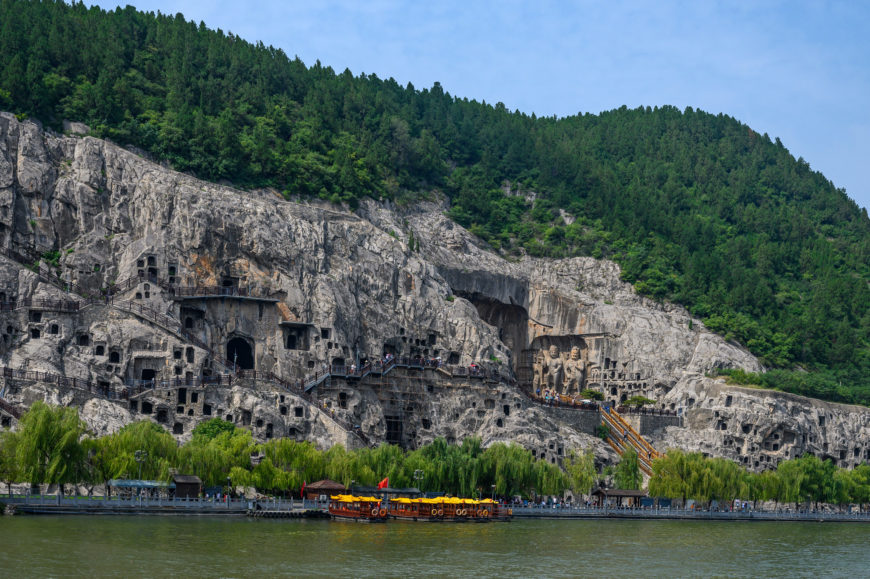 Longmen Caves, Luoyang, China (photo: xiquinhosilva, CC BY 2.0)