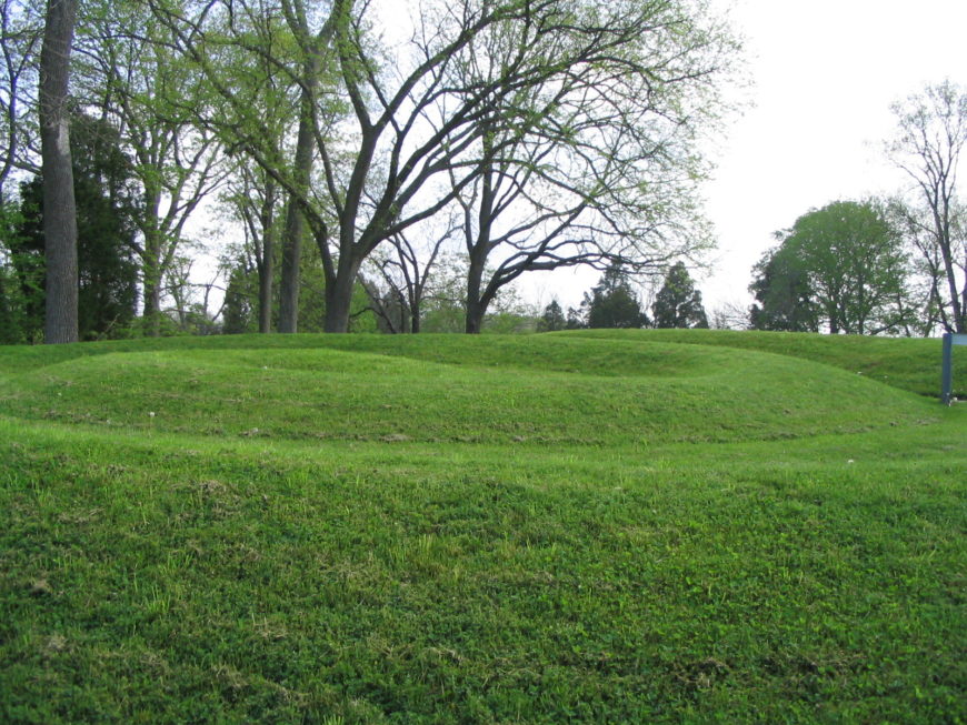 View of tail, Fort Ancient Culture(?), Great Serpent Mound, c. 1070, Adams County, Ohio (photo: The Last Cookie, CC BY 2.0)