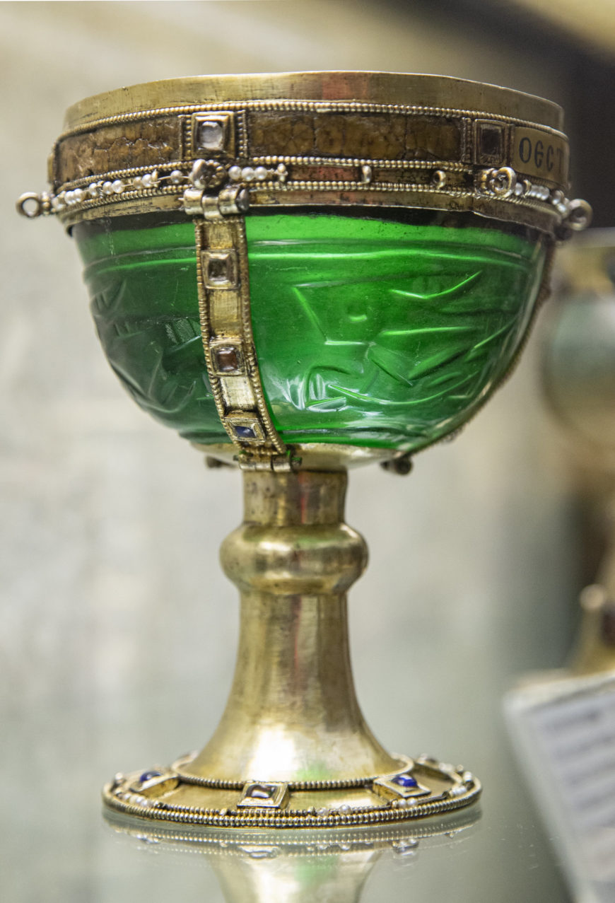 Chalice with hares, Byzantine, 11th century (?) (with glass bowl probably from 9th–10th century Iran or 10th–11th century Egypt), glass, silver gilt, enamel, stones, pearls (photo: byzantologist, CC BY-NC-SA 2.0)