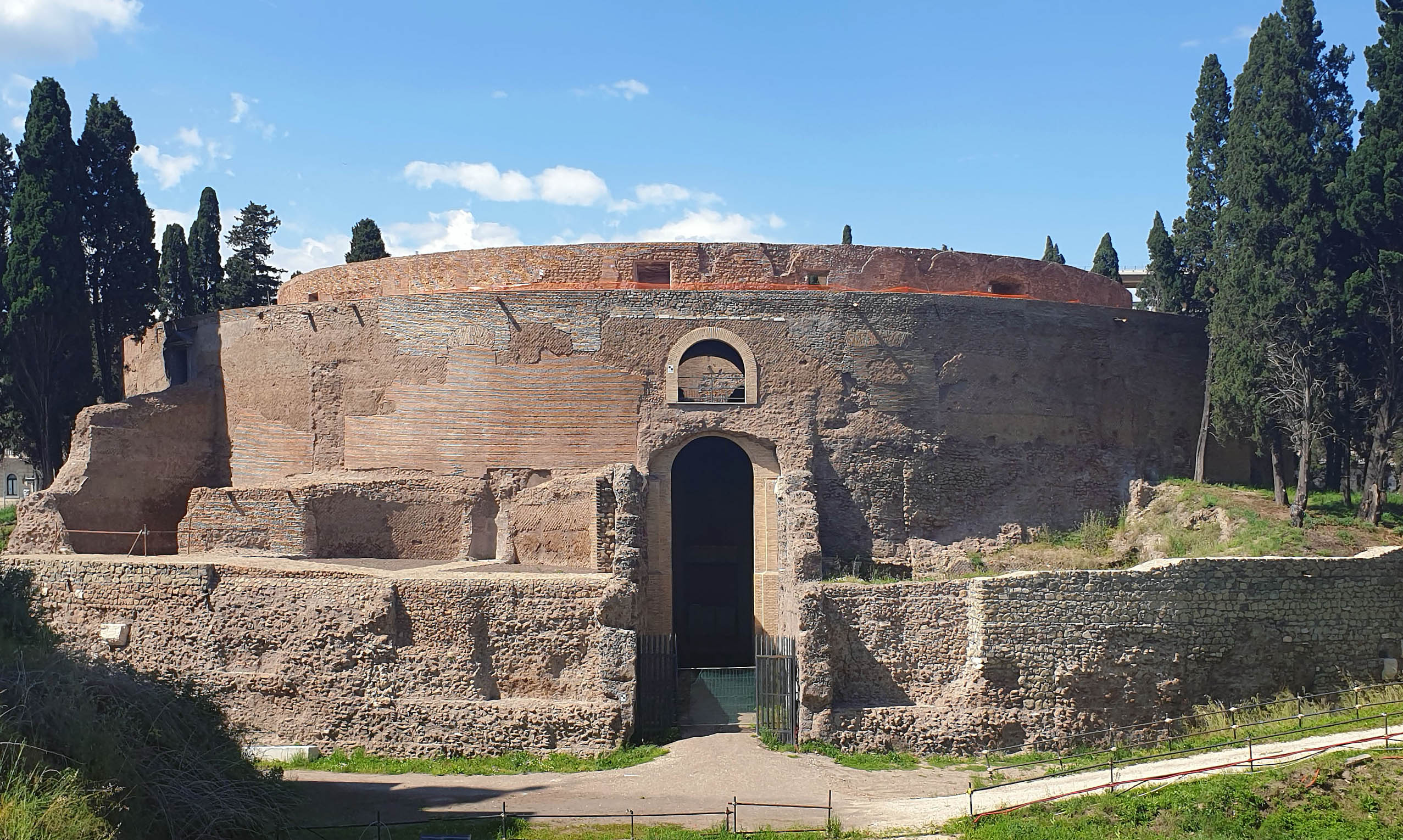 Mausoleum of Augustus, 2019 (photo: Jamie Heath, CC BY-SA 2.0 https://flic.kr/p/2ibtYLY