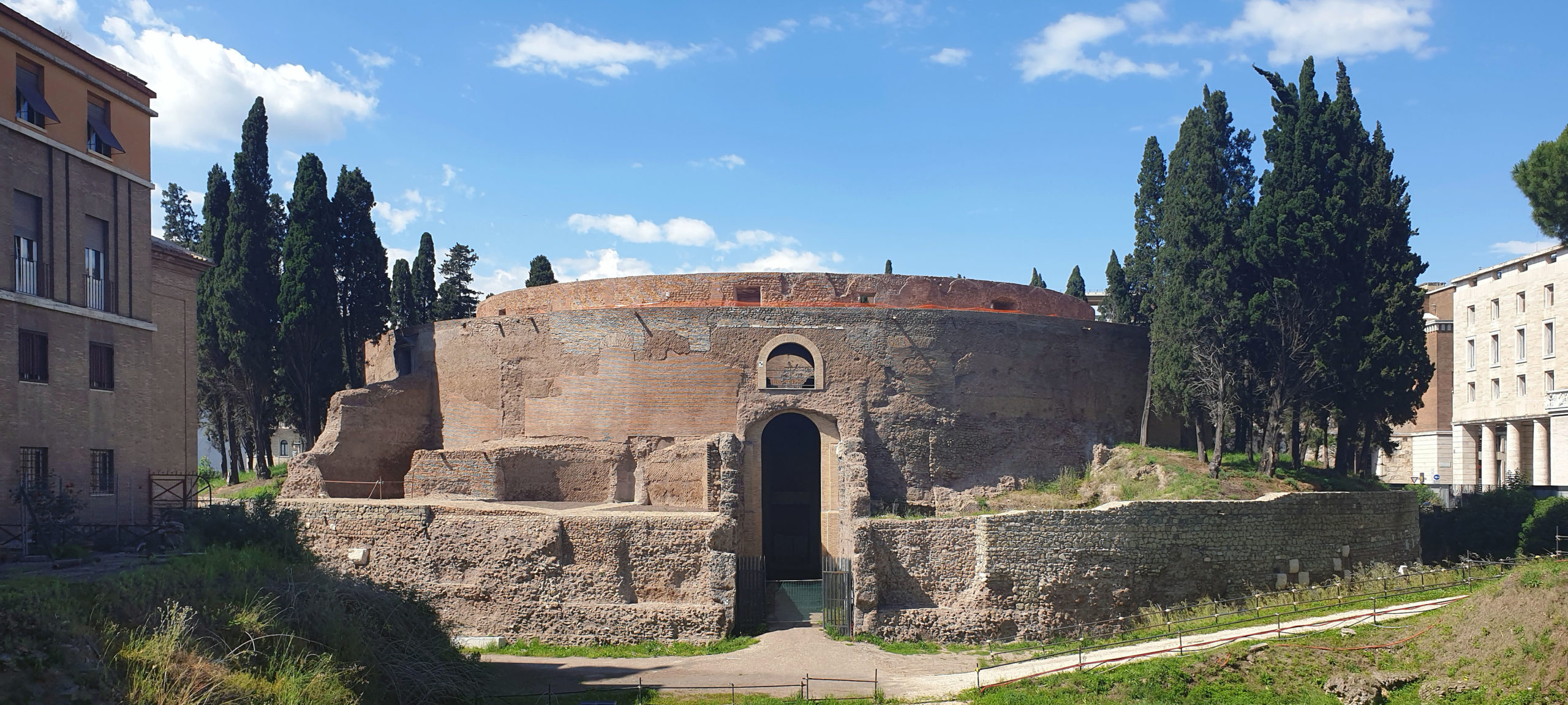 Ruins of the Mausoleum of Augustus, 28 B.C.E. as it appeared in 2019 (photo: Jamie Heath, CC BY-SA 2.0)