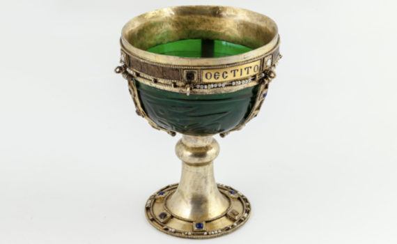 Mobility and reuse: the Romanos chalices and the chalice with hares