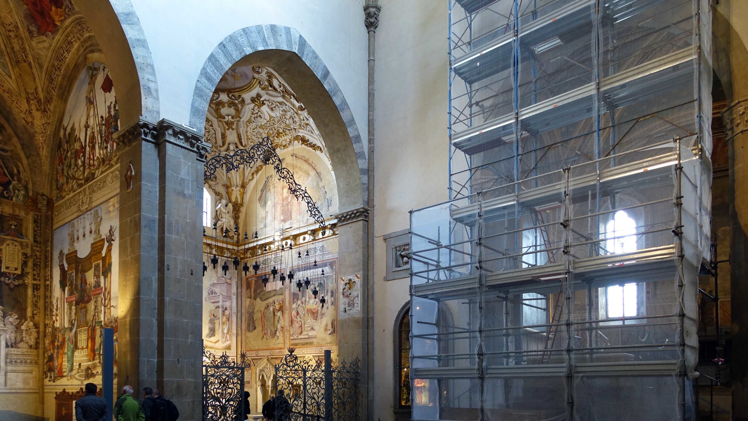 Possible original location of the Rucellai Madonna, right transept, Santa Maria Novella, Filippo Strozzi Chapel left, Bardi Chapel (Gregory) center, Rucellai Chapel under scaffolding