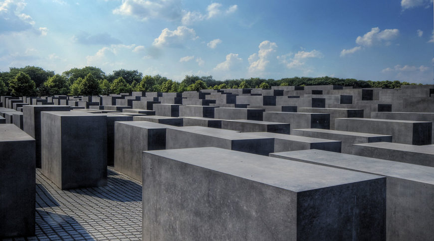 The Memorial to the Murdered Jews of Europe, designed by architect Peter Eisenman and engineer Buro Happold, 2003–04, Berlin, Germany (photo: Wolfgang Staudt, CC BY 2.0)