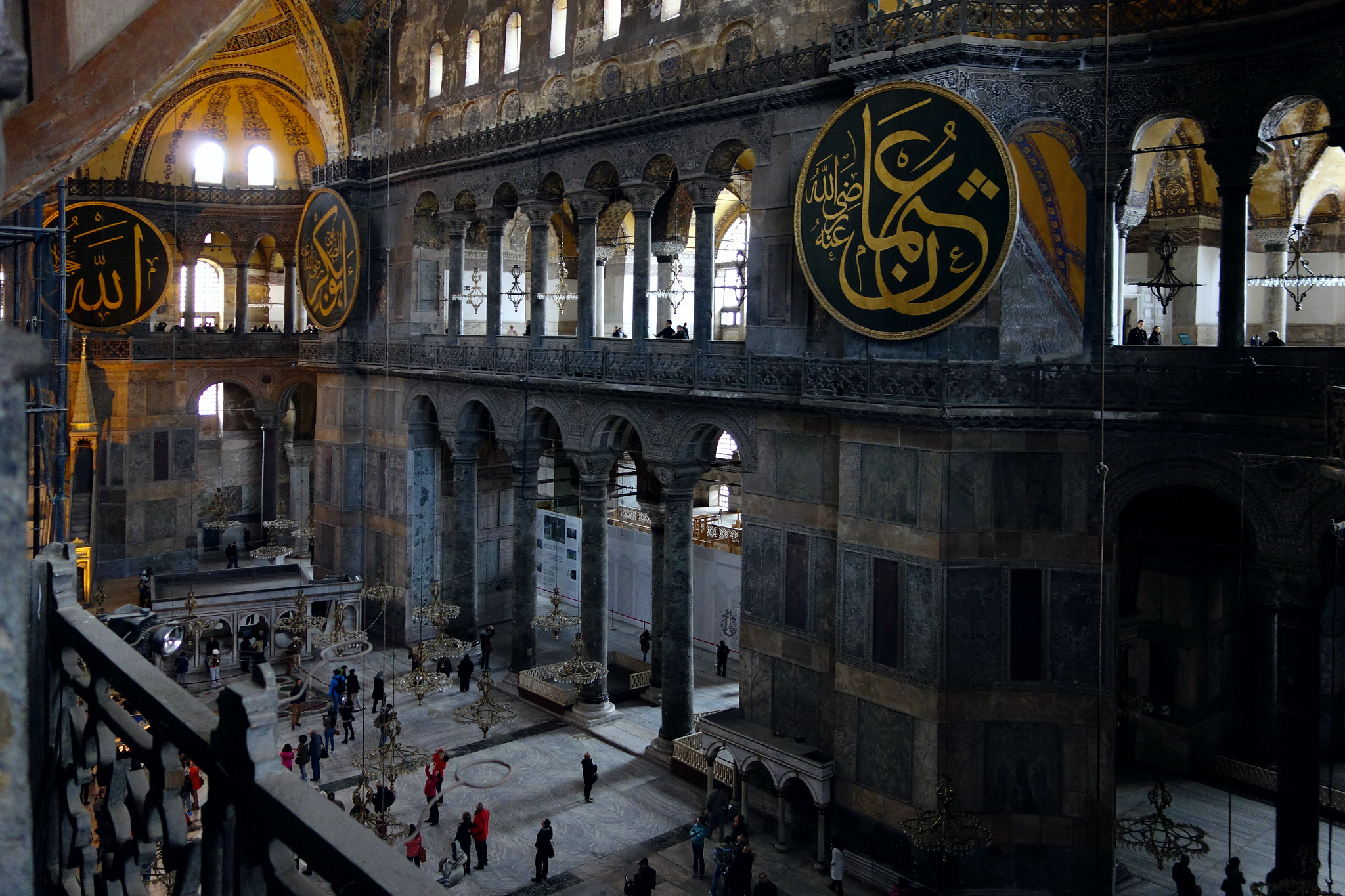 Hagia Sophia, Istanbul, 532–37, architects: Isidore of Miletus and Anthemius of Tralles (photo: Dr. Steven Zucker, CC BY-NC-SA 2.0)