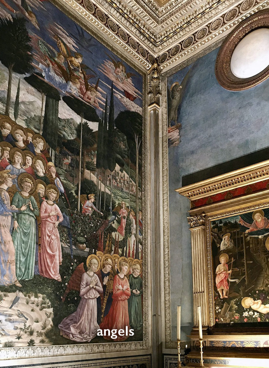 Frescos on the wall, with kneeling angels, next to a copy of Filippo Lippi, The Adoration in the Forest, Magi Chapel, Palazzo Medici-Riccardi (photo: Manuelarosi, CC BY-SA 4.0)