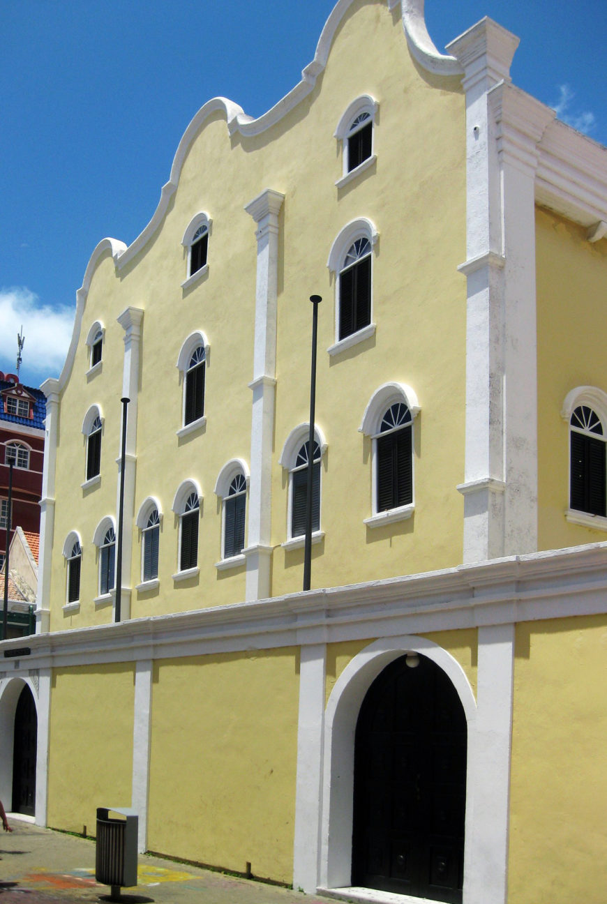 The Mikvé Israel-Emanuel Synagogue, c. 1732, Willemstad, Curaçao (photo: Eric Holcomb, CC BY-NC 2.0)