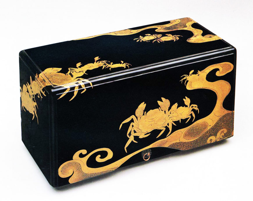 Box of Five Trays with Crabs and Waves, 17th century, Edo Period, gold on black lacquer, Japan, 31.8 x 17.1 cm (The Metropolitan Museum of Art)