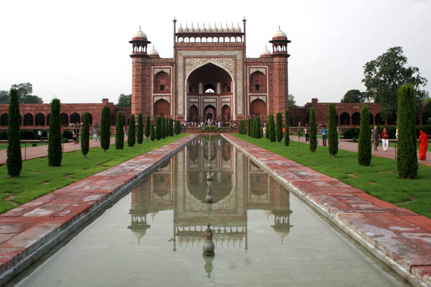 Entrance, Taj Mahal, Agra, India, 1632–53 (photo: David Castor)