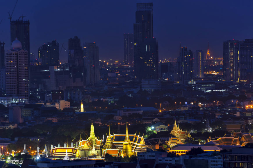 Grand Palace illuminated at night, Bangkok, Thailand (photo: Preecha.MJ, CC BY-SA 4.0)