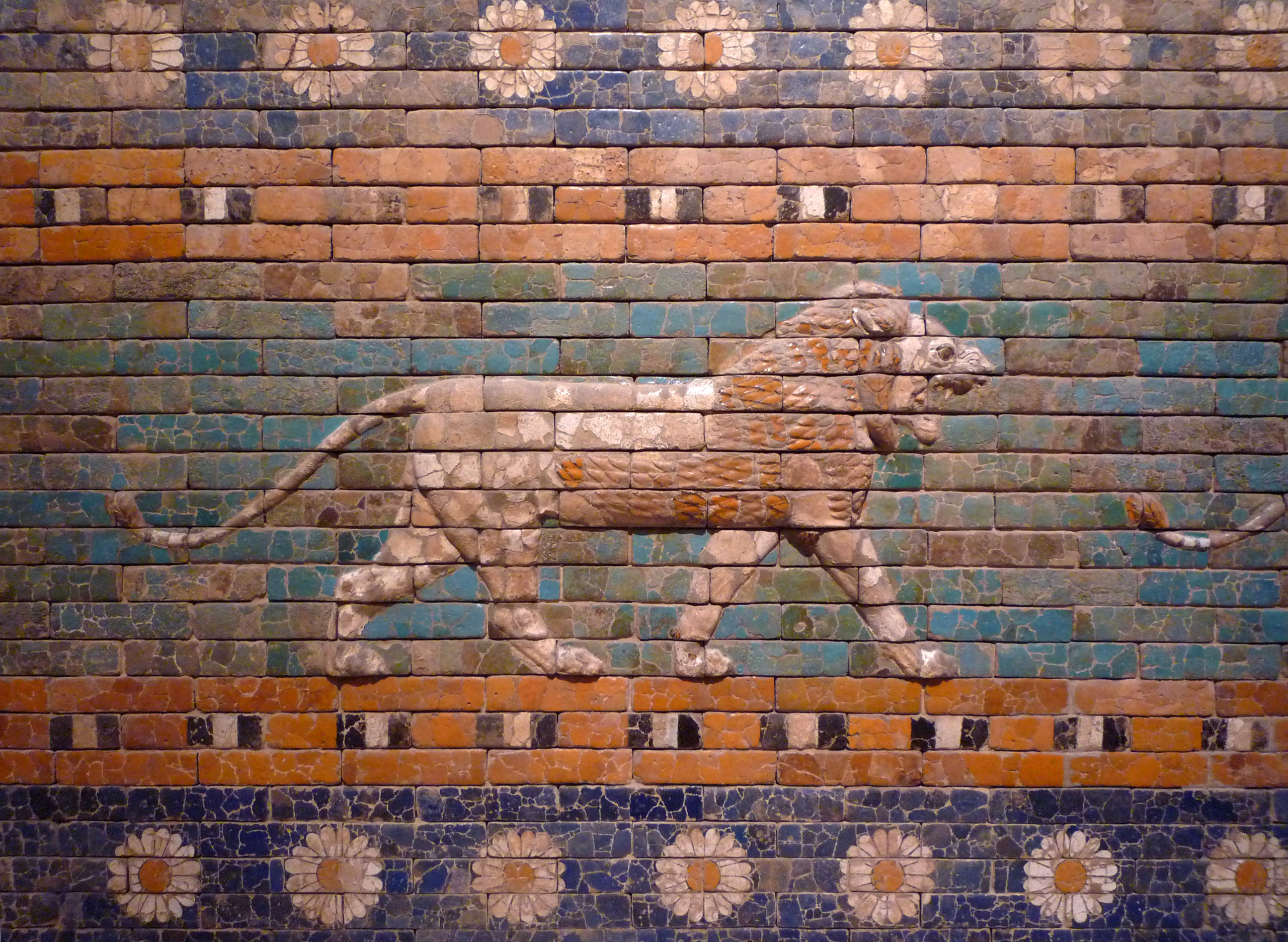 Detail, Ishtar Gate and Processional Way (Reconstruction), Babylon, c. 575 B.C.E., glazed mud brick (Pergamon Museum, Berlin; photo: Steven Zucker, CC BY-NC-SA 2.0)