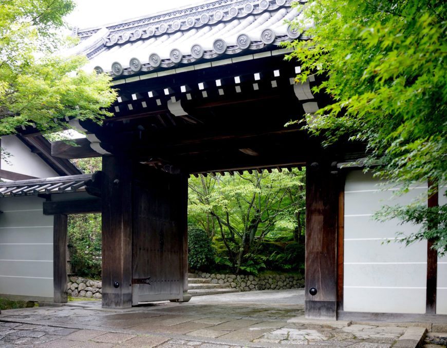 Gate, Ryōanji (Peaceful Dragon Temple), Kyoto, Japan (photo: Steven Zucker, CC BY-NC-SA 2.0)