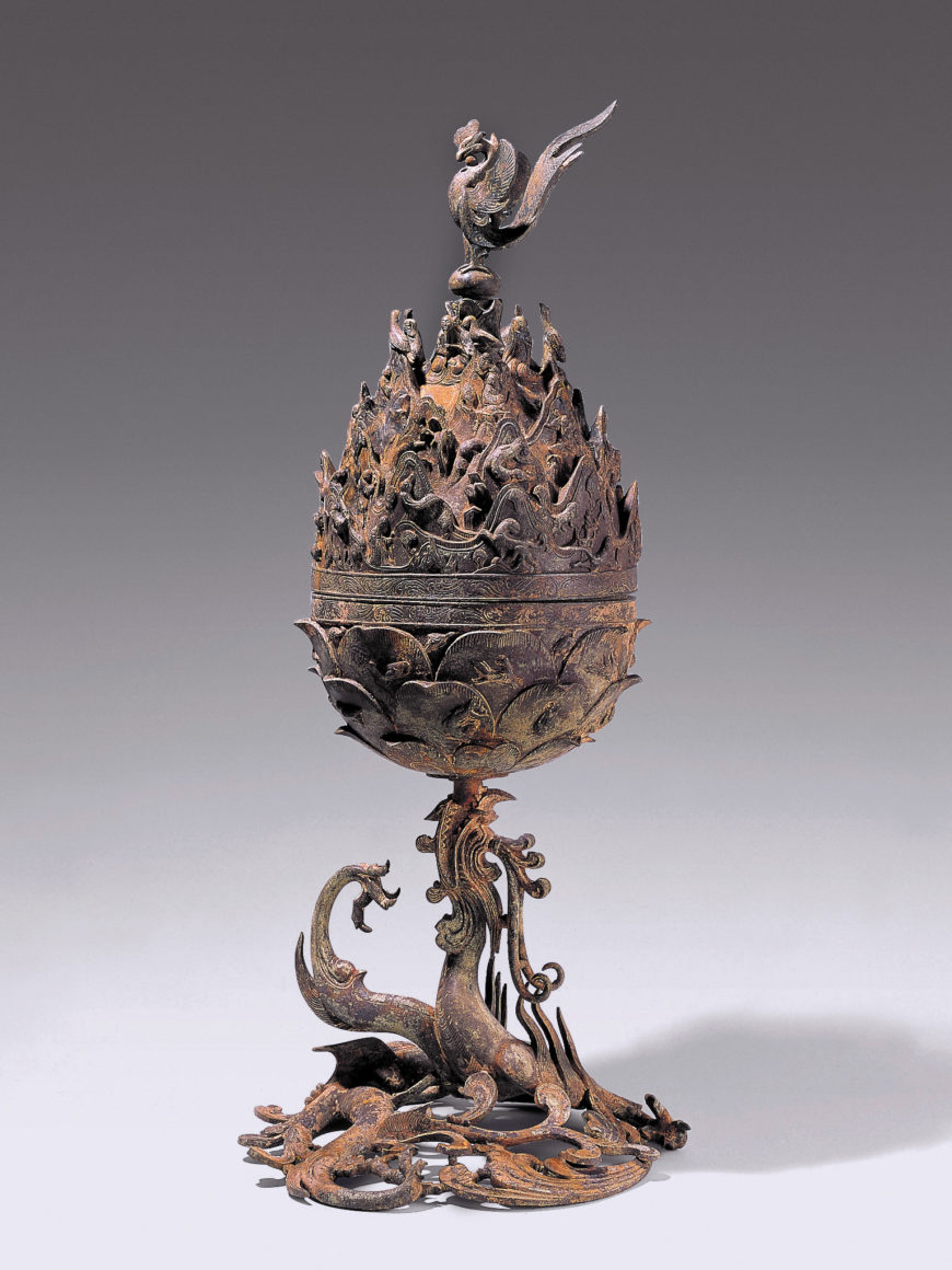 Example of metalware with cloud designs at the base of the pedestal, Gilt-bronze Incense Burner, Baekje (6th–7th century), 61.8 cm high, National Treasure 287 (The National Museum of Korea)