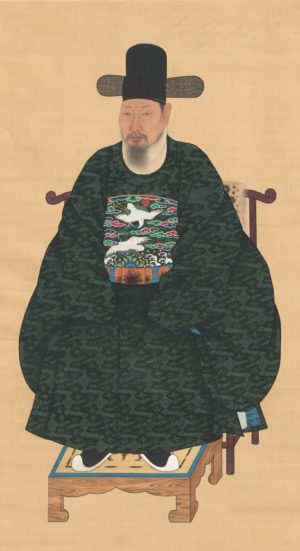 Portrait of Yun Geup (Treasure 1496) shows the hat (“samo,” 紗帽) and robe of a government official.