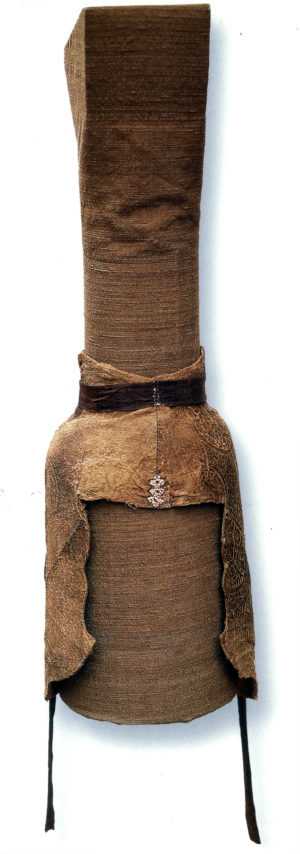 Covering for a boqta (gugu guan) headdress, silk and metallic thread lampas (nasīj). China or Central Asia, Mongol period (13th-mid-14th century). Image source: China National Silk Museum, Hangzhou.