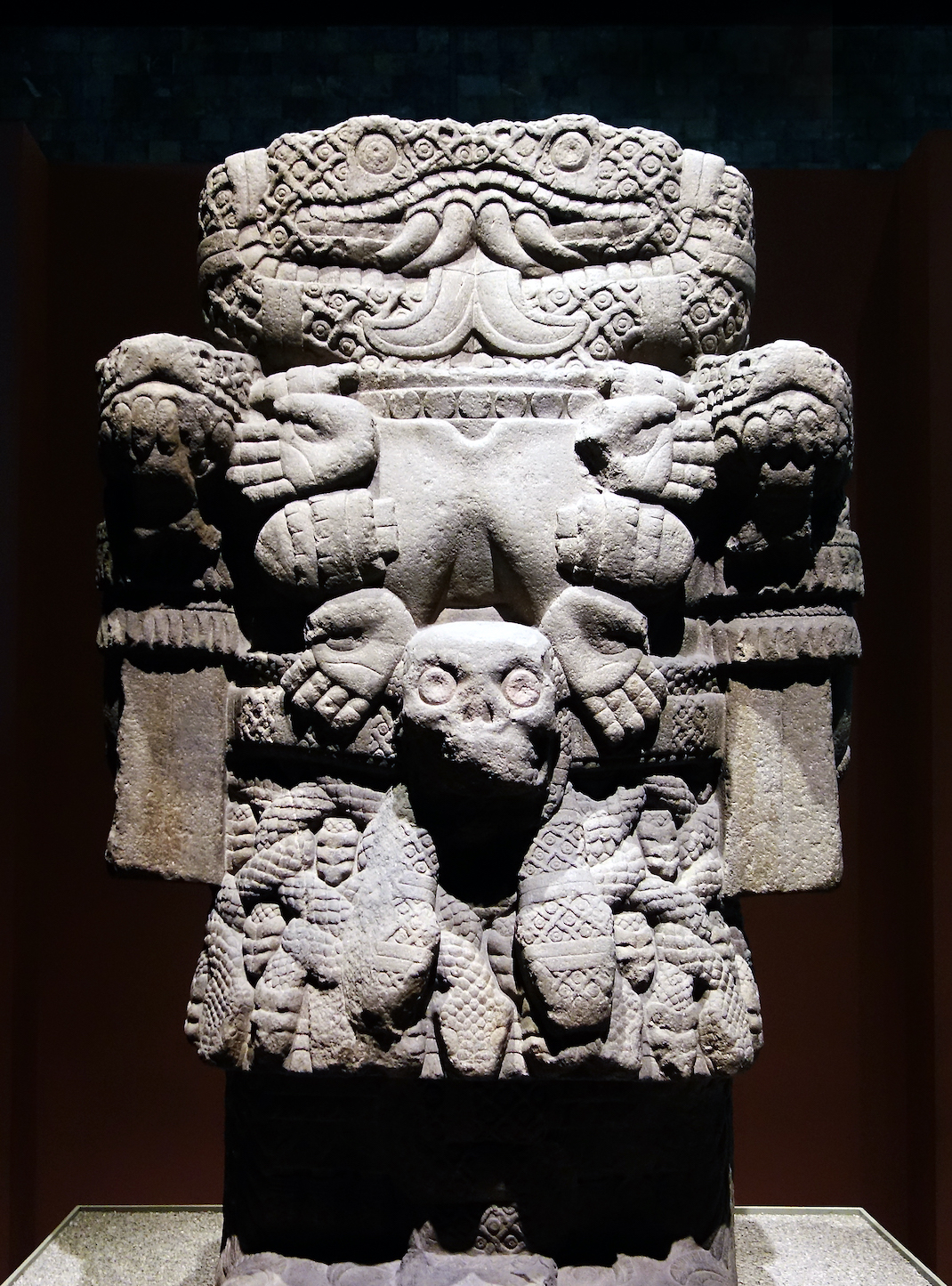 Coatlicue, c. 1500, Mexica (Aztec), found on the SE edge of the Plaza mayor/Zocalo in Mexico City, basalt, 257 cm high (National Museum of Anthropology, Mexico City; photo: Steven Zucker, CC BY-NC-SA 2.0)