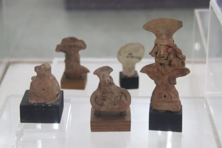 Terracotta figures, Harappa (Pakistan), Indus Valley Civilization (National Museum, New Delhi; photo: Gary Todd)