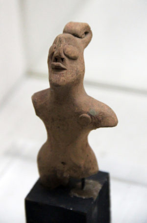 Terracotta figure, Harappa (Pakistan), Indus Valley Civilization (National Museum, New Delhi; photo: Gary Todd, CC0 1.0)