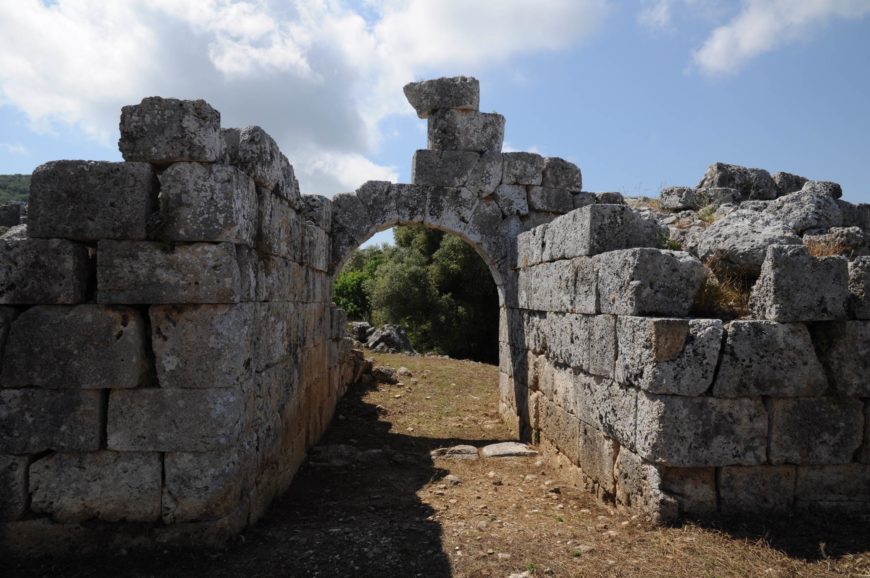 Fortifications and gate, Palairos, Greece (photo: orientalizing, CC BY-NC-ND 2.0)