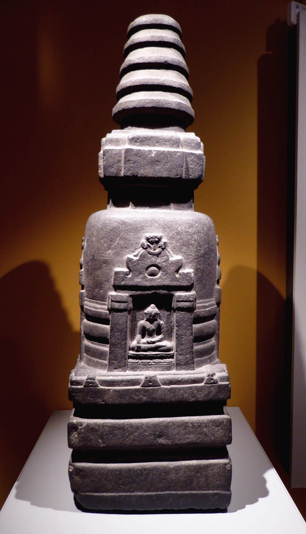 Votive Stupa, Bodhgaya, 8th century, stone, 78 x 44 x 35 cm (Ashmolean Museum, Oxford; photo: Ethan Doyle White, CC BY-SA 4.0)