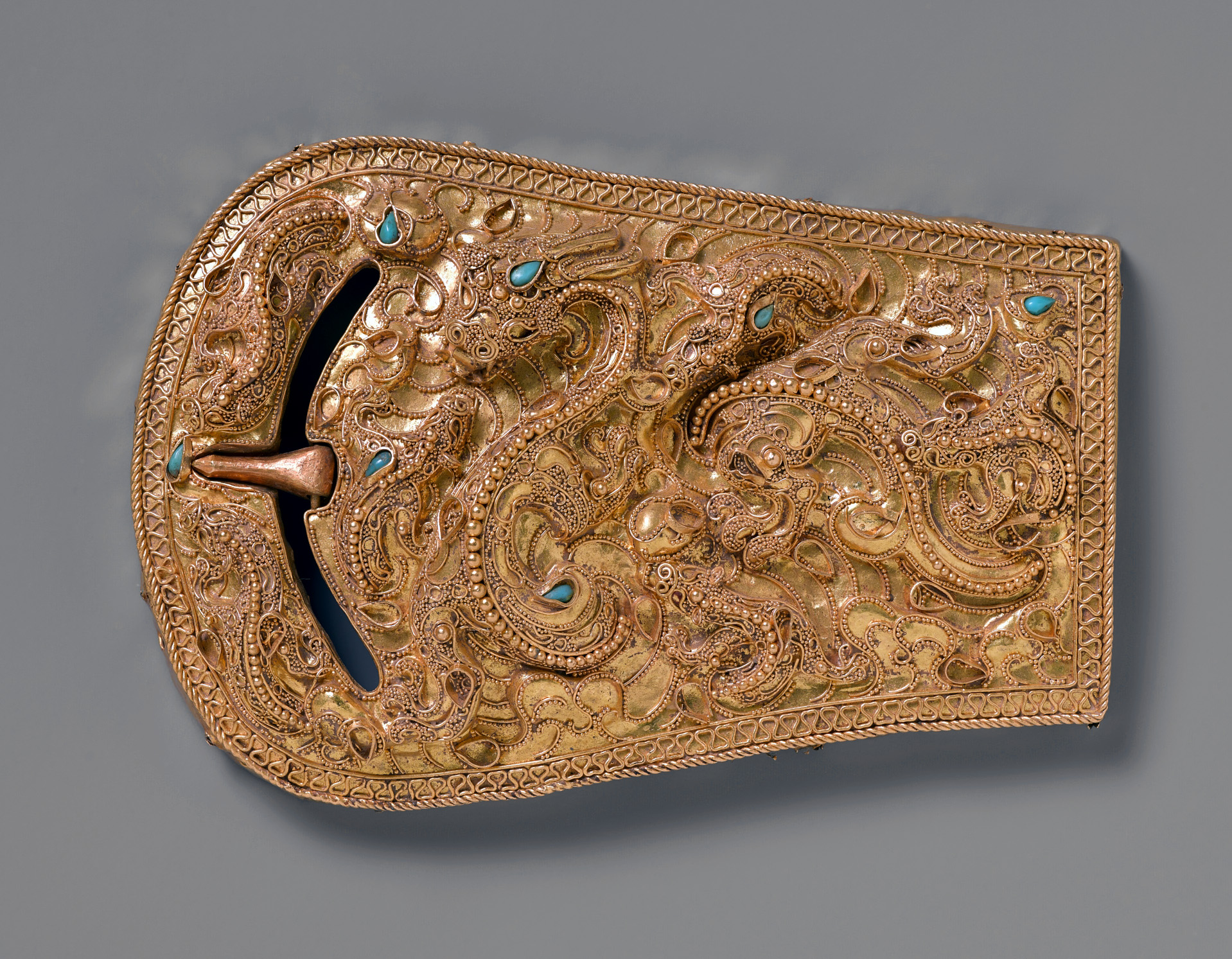Smarthistory – Gold belt buckle, Seokam-ri Tomb 9 (Pyongyang)