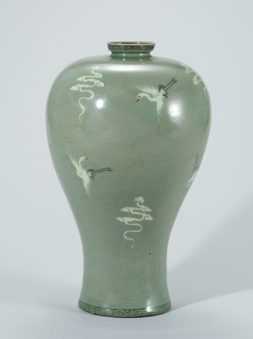 Celadon Maebyeong with Crane and Cloud Design, Goryeo Dynasty (late 12th–13th century), 30.3 x 5.3 x 10.5 cm, Treasure 1869 (The National Museum of Korea)