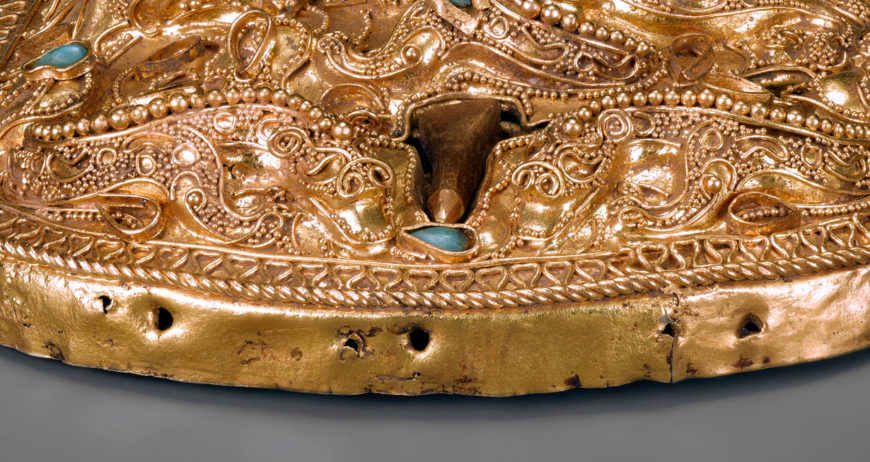 Gold Belt Buckle, Nangnang (1st century C.E.), Seokam-ri Tomb 9 (Pyongyang), 9.4 x 4.6–6.3cm, National Treasure 89 (National Museum of Korea)