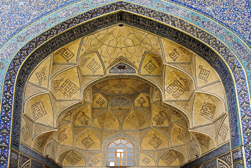 Muqarnas, south iwan of the Great Mosque or Masjid-e Jameh of Isfahan (photo: youngrobv, CC BY-NC 2.0)