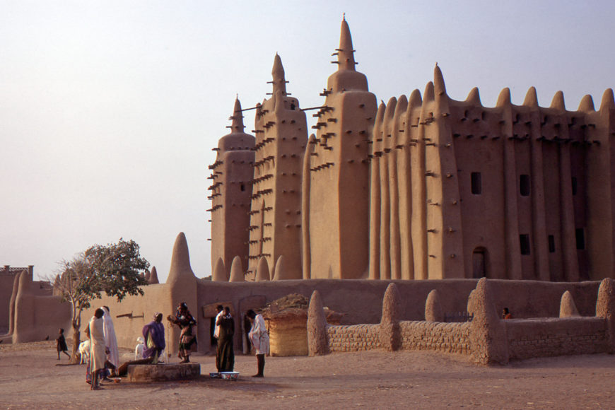 Façade (detail), Great Mosque of Djenné, Mali, 1907 (photo: Gilles MAIRET, CC BY-NC 2.0)
