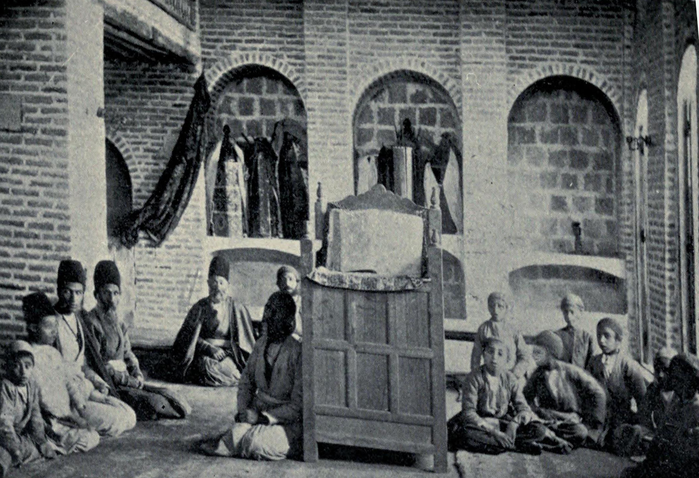 Open Torah niches in Great Synagogue, Bukhara, 1896 (Elkan Nathan Adler)