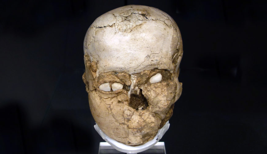 Plastered human skull with shell eyes from Jericho, Pre-Pottery Neolithic B, c. 7200 B.C.E. (The British Museum, London; photo: Steven Zucker, CC BY-NC-SA 2.0)