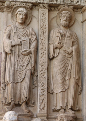 St. John (left) and St. Peter (right), facade, Saint Trophime, Arles, 12th–15th century (photo: kristobalite, CC BY-NC-ND 2.0)