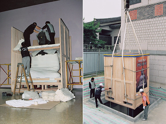 Wrapping and moving the iron Buddha in 2004 for the museum’s relocation to Yongsan.