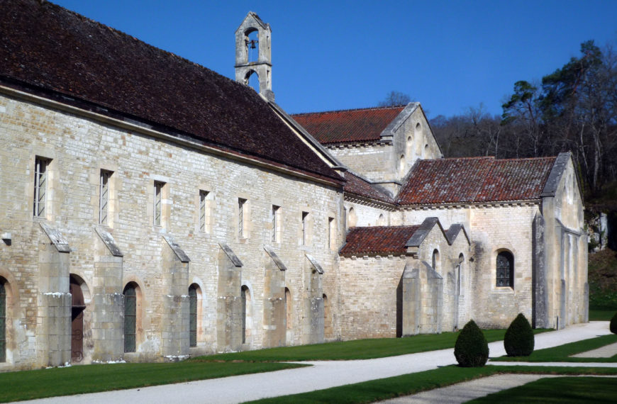 View of chapter house (below left), dormatory (above left), and church apse (right), Fontenay Abbey, 12th century (photo: Steven Zucker, CC BY-NC-SA 2.0)