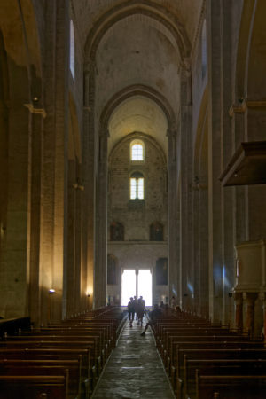 Nave, Saint Trophime, Arles, 12th–15th century (photo: Bjs, CC BY-SA 4.0)