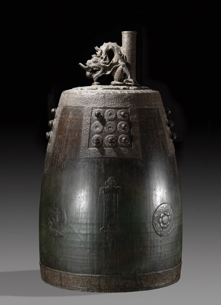 Bronze bell with inscription “Cheonheungsa,” 1010 (Goryeo Dynasty), 187 cm high, National Treasure 280 (National Museum of Korea)