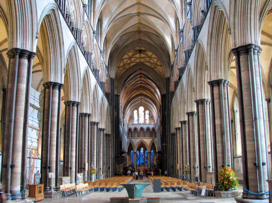 Nave of Salisbury Cathedral, Salisbury, England, begun 1220 (photo: Bernard Gagnon, CC BY-SA 3.0)